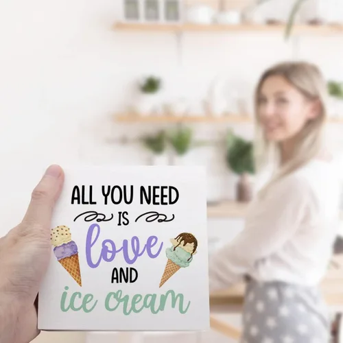Vista 6 de Letrero inspirador de madera con texto en inglés «All You Need is Love and Helado», decoración rústica de bloque de madera de helado de verano