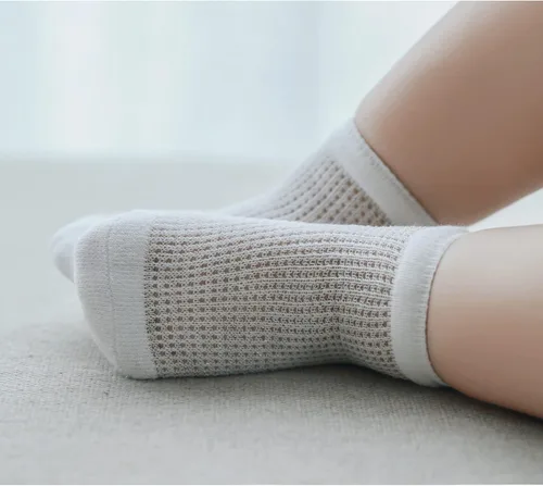 Vista 3 de VWU Calcetines de algodón para bebé, de malla transpirable, para el verano, para bebés y niñas de 0 a 5T