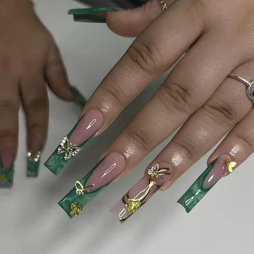 Vista 2 de IMSOHOT Uñas postizas largas cuadradas a presión, puntas francesas de onda verde, uñas postizas con diseños de dijes de mariposa dorada, gel C1-01