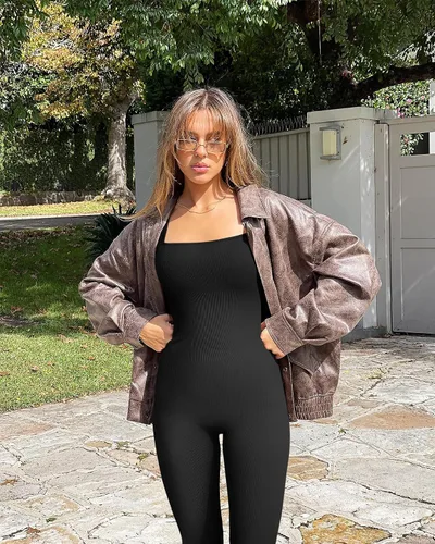 Vista 4 de OQQ Monos de yoga para mujer, para entrenamiento, cuello cuadrado, sin mangas, para ejercicio
