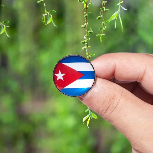 Vista 5 de 5 pines redondos de bandera de Cuba de 1 pulgada, alfileres de solapa, regalos de fiesta, pin patriótico para hombresmujeres, broche de bandera