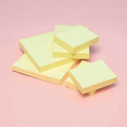 Vista 7 de Plus Office 3 blocs de notas adhesivas amarillas Post-Its para oficina, universidad, para tomar notas rápidas y recordatorios, 3 blocs de 100 hojas