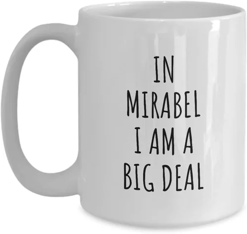 Vista 7 de Taza con texto en inglés "In Mirabel I'm A Big Deal", regalo divertido para amantes de la ciudad, hombres y mujeres, idea de regalo de orgullo
