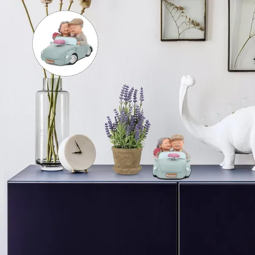 Vista 3 de Veemoon Figuras de resina para parejas mayores, decoración de pastel de aniversario de boda, pareja amorosa en el automóvil, estatua para decoración