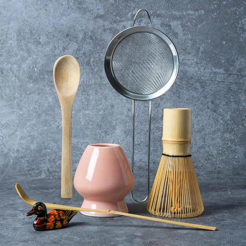Vista 11 de Juego de batidor de matcha, kit para hacer matcha con batidor (soporte Chasen), soporte de batidor de cerámica (negro), pala de bambú, tamizador