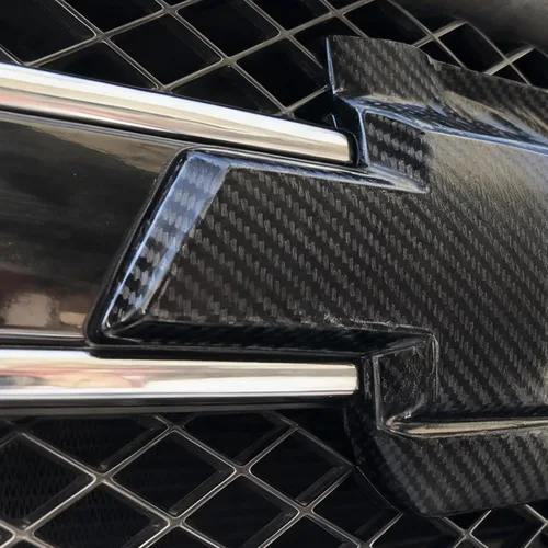 Vista 2 de Lypumso Kit de Envoltura de Vinilo para Emblema de Auto, 6 Piezas de Fibra de Carbono Negro Compatible con Calcomanías de Logo Chevy Bowtie, Corta