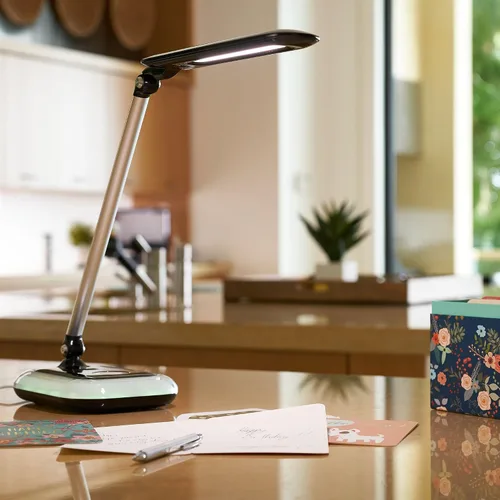 Vista 8 de OttLite Lámpara de escritorio LED Glow con puerto de carga USB, portátil, ajustable, luz de escritorio, color negro