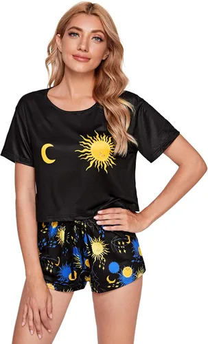 Vista 3 de SweatyRocks Conjunto de pijama de manga corta con estampado gráfico y pantalones cortos para mujer