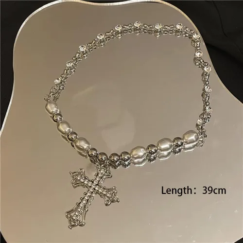 Vista 6 de Collar largo con colgante de cruz de diamantes de imitación celta vintage con cuentas de perlas de plata para mujer, Metal