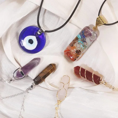 Vista 6 de Vintage Crystal Pendant Necklaces for Women Girls Chakra Healing Carnelian Necklace Bohemian Retro Sunflower Necklace Sun and Moon Pendants