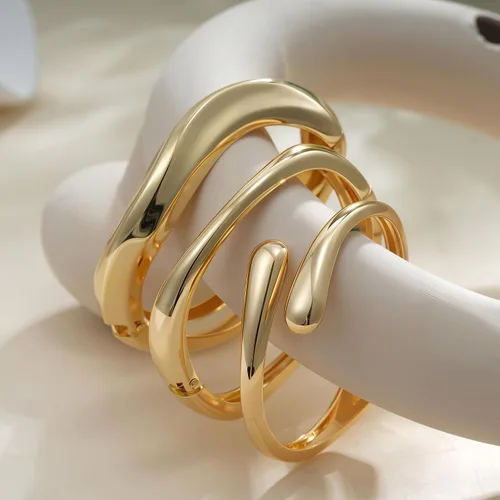Vista 6 de Brazaletes de oro, para mujer, modernos, chapados en oro de 18 quilates, juego de brazaletes gruesos de oro, no se deslustra, impermeable, regalos
