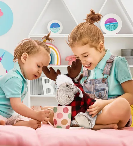 Vista 5 de DolliBu Disfraz de alce a cuadros rojos de felpa súper suave – Adorable peluche de alce zoológico con ropa, lindo regalo de vida silvestre, 9