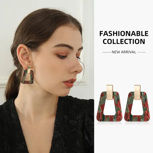 Vista 13 de Aretes geométricos acrílicos – Aretes colgantes ligeros de resina moteada para fiestas o vacaciones