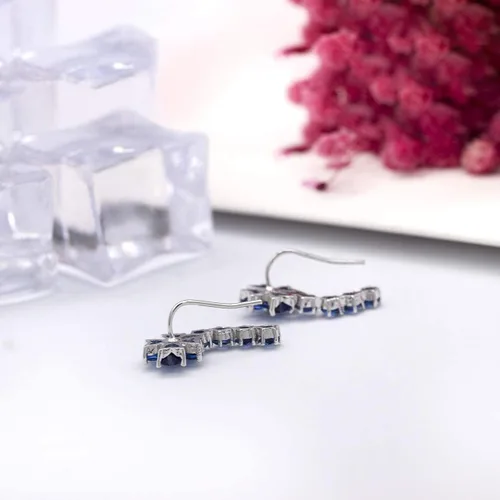 Vista 6 de YOQUCOL Aretes de circonita cúbica para mujer, con forma de flor, para niñas, Metal Cristal