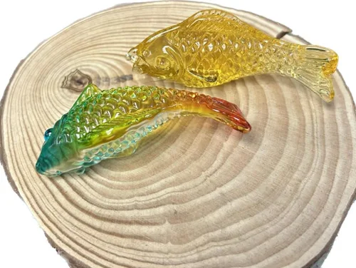 Vista 4 de DMtse Feng Shui - 2 figuras de cristal de cristal de Koi coloridas y amarillas para esculturas de animales, coleccionables, decoración de regalo