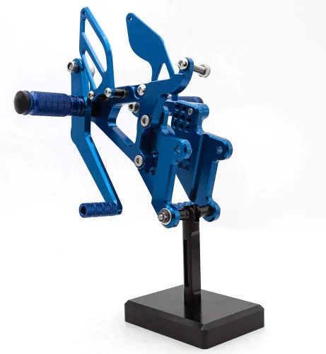Vista 4 de Krace Juego de estriberas delanteras para motocicleta, reposapiés, pedales de cambio de freno, totalmente ajustables, apto para Yamaha YZF R6