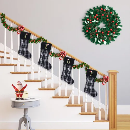 Vista 6 de Calcetines de Navidad personalizados con monograma inicial, adornos colgantes, medias clásicas de cuadros negros de 19 pulgadas, decoraciones