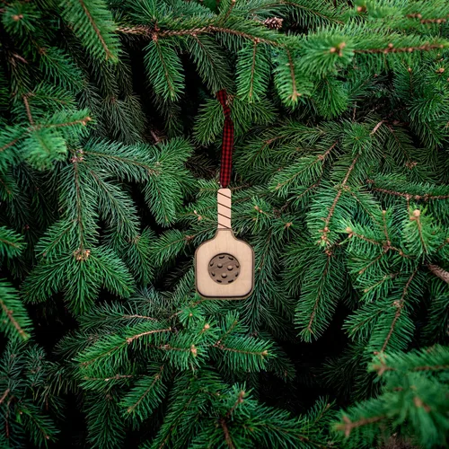 Vista 6 de Adorno de paleta de pickleball de madera, decoración festiva para colgar, decoración festiva única para árbol de Navidad, 4.5 pulgadas