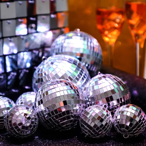 Vista 2 de Funtery 100 Piezas Bolas de Discoteca con Espejo a Granel Surtidas Plateadas Colgantes Decoración de Bolas de Discoteca para Hogar Boda Cumpleaños
