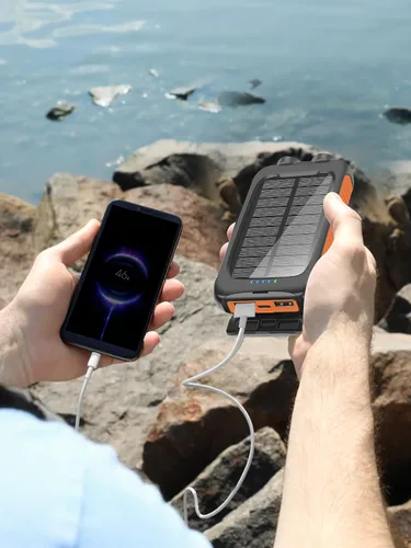 Vista 9 de Cargador solar de 38800 mAh, impermeable, portátil, con linterna LED, batería externa de carga rápida USB C, compatible con exteriores, campamento
