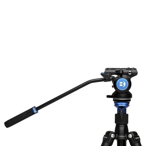 Vista 5 de Benro Cabezal de video fluido de base plana S4 PRO, 8.8 lb. máx. Contrapeso de 2 pasos (1 y 2), soportes de accesorios de 1/4"-20, montaje de cabeza