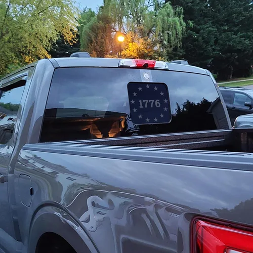Vista 6 de Xinghe para Ford F150 F250 F350 2015-2025 2026, Calcomanías de bandera americana para ventana trasera, Calcomanía de bandera USA mate para ventana