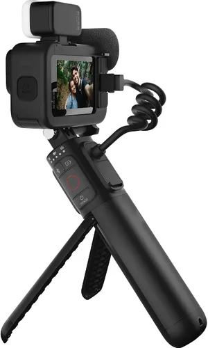 Vista 2 de GoPro HERO11 Black Creator Edition - Incluye Volta (agarre de batería, trípode, control remoto), Media Mod, Light Mod, Enduro Battery - Cámara