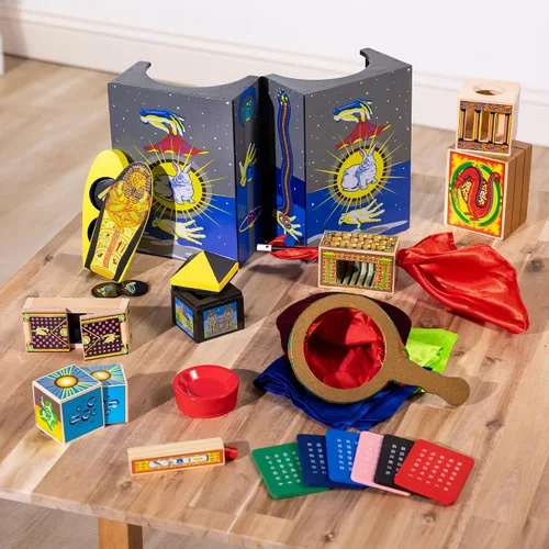 Vista 9 de Juego de magia de madera maciza con 10 trucos clásicos Melissa & Doug Deluxe