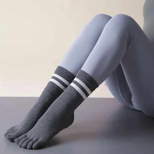 Vista 2 de Calcetines de yoga, calcetines antideslizantes para mujer, calcetines de pilates, calcetines de barre, calcetines de hospital, calcetines de yoga
