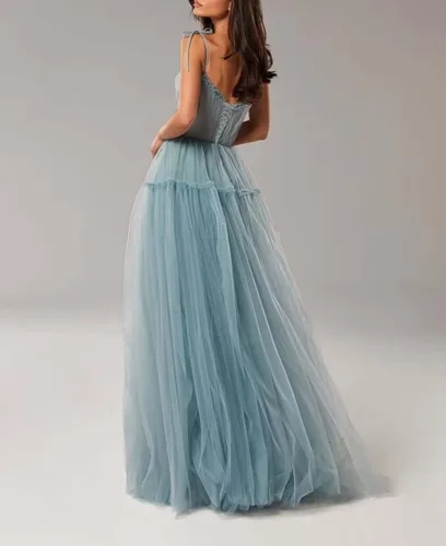 Vista 2 de Vestido de graduación de tul para mujer, vestido de fiesta de noche acampanado 2024 sin espalda, vestidos de dama de honor, tirantes delgados