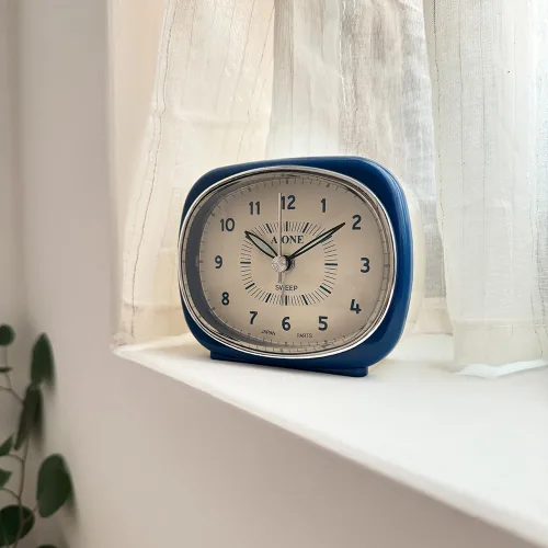 Vista 3 de Reloj despertador silencioso cuadrado redondo – Diseño híbrido único, sin tictac, funciona con pilas, perfecto para decoración de dormitorio