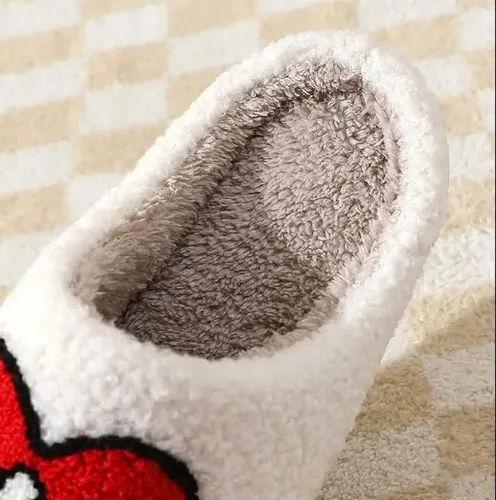 Vista 3 de Qmuzwed Pantuflas de conejo lindas para mujeres y hombres, pantuflas mullidas y esponjosas cálidas y acogedoras con corazón de amor, zapatos suaves