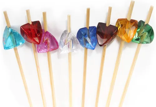 Vista 3 de BambooMN Pinchos decorativos de acrílico transparente de 5.9 pulgadas para sándwiches de frutas y cócteles de bambú para eventos de catering Claro