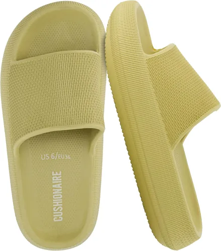 Vista 20 de CUSHIONAIRE Sandalias Feather de EVA para Mujeres – Cómodas Pantuflas Deslizables para Mujeres, Zapatos de Ducha para Interiores y Exteriores Verde
