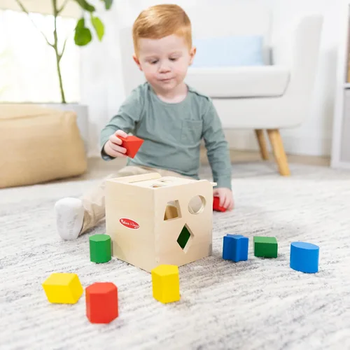 Vista 7 de Melissa & Doug Cubos de formas de Clasificación Clásico Juguete de Madera, Juguete de Desarrollo, Forma Fácil de Agarre, Construcción de Madera