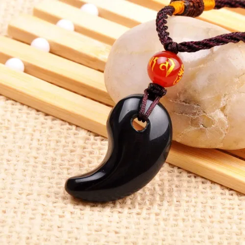 Vista 3 de Piedra de gemas de cristal obsidiana natural Shinto Magatama amuleto colgante para hombre y mujer, pulsera de moda joyería cuerda libre al por mayor