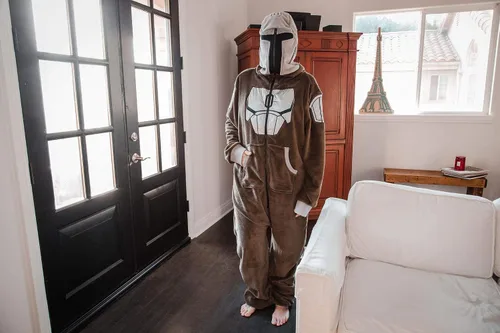 Vista 3 de Star Wars The Mandalorian Bounty Hunter Din Djarin - Mameluco unisex XXL Marrón