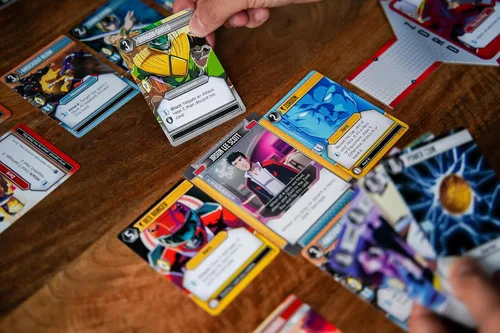 Vista 6 de Renegade Game Studios Power Rangers Juego de construcción de mazos para 2-4 jugadores, mayores de 13 años