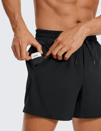 Vista 3 de CRZ YOGA Pantalones cortos de entrenamiento sin forro para hombre de 5 pulgadas, ligeros, de secado rápido, para correr, deportes, atletismo
