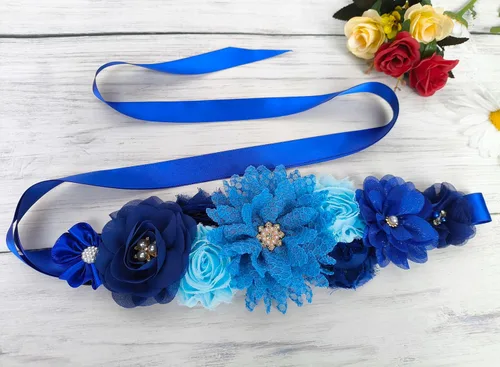 Vista 7 de Cinturón de maternidad con flores para baby shower para mamá embarazada con flores