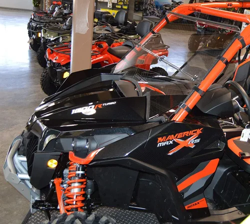 Vista 4 de Parabrisas UTV resistente a rayones LEXAN Can Am Maverick claro polarizado, Completo, Transparente