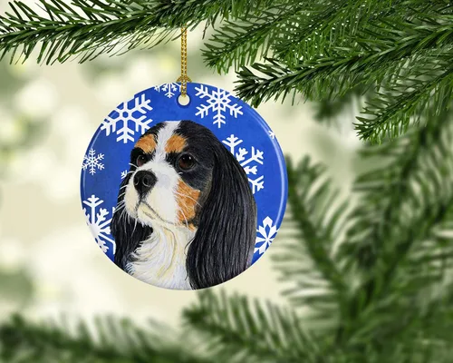 Vista 2 de Caroline's Treasures Cavalier Spaniel - Adorno de cerámica para colgar en el árbol de Navidad, para el hogar, Navidad, fiestas, regalo, 3 pulgadas