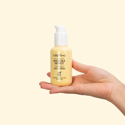 Vista 3 de Wild Ferns Crema de día reabastecedora de miel de Manuka, 99% natural, 3.4 fl oz