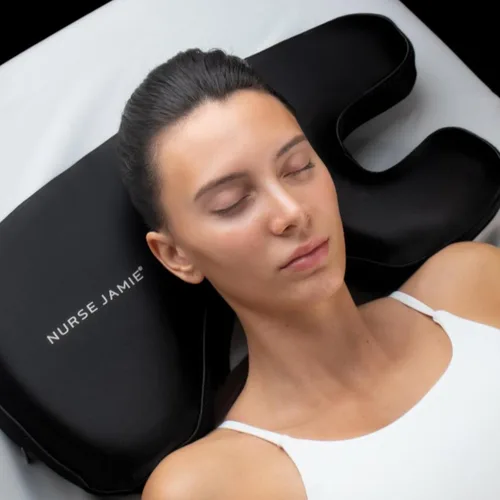 Vista 3 de Nurse Jamie Beauty Bear Almohada de espuma viscoelástica para el cuidado de la piel - Soporte de espuma viscoelástica para el cuello y la cara