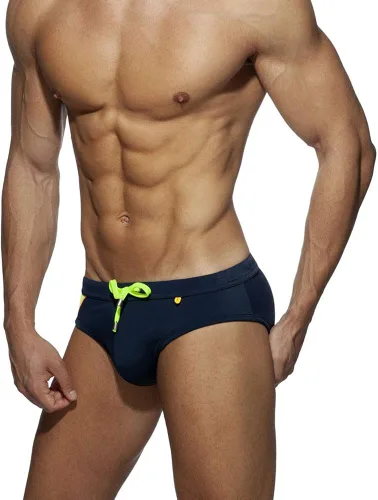 Vista 2 de UXH Traje de baño para hombre Briefs acolchado traje de baño masculino sexy tabla de natación playa surf natación natación