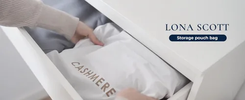 Vista 5 de Conjunto de bolsa de almacenamiento de suéter de lana de cachemira con madera de cedro integrada