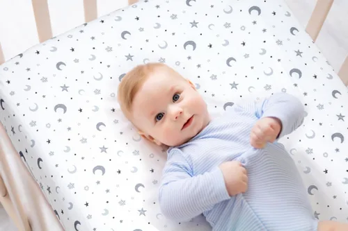Vista 2 de Juego de 4 sábanas bajeras unisex de estrellas y luna para bebés, niños o niñas (sábanas para cuna)