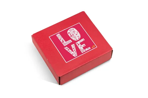 Vista 7 de Galletas de Chocolate Galletas de Mantequilla en Forma de Corazón Sumergidas en Chocolate y Con Chispas Rojas Comparte tu Amor con Mamá, Papá