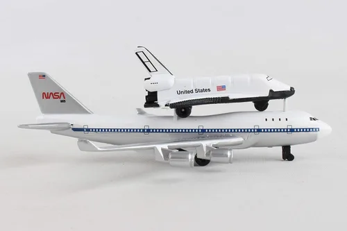 Vista 4 de Daron Space Mission - Juego de juguetes Boeing 747 y transbordador espacial, auténticas representaciones de naves espaciales, juegos empaquetados