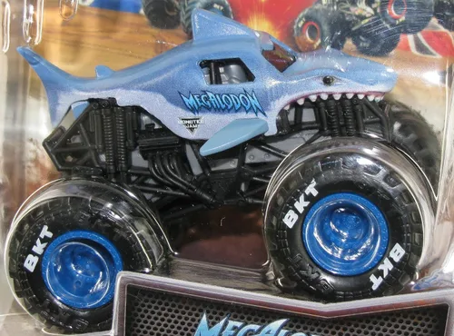 Vista 2 de Monster Jam 2023 Spin Master 1:64 Camión de fundición a presión Serie 31 Legacy Trucks Megalodon